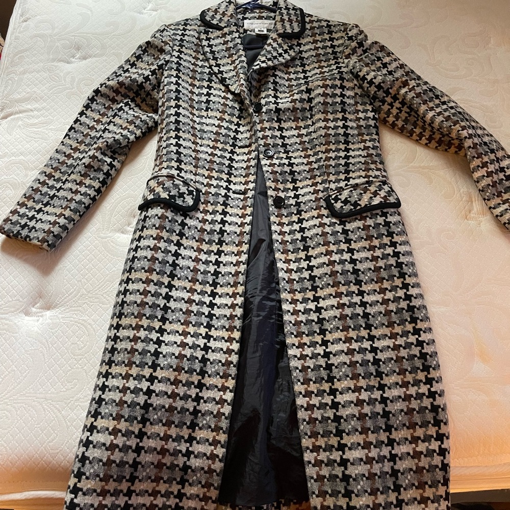 Jones New York long houndstooth jacket